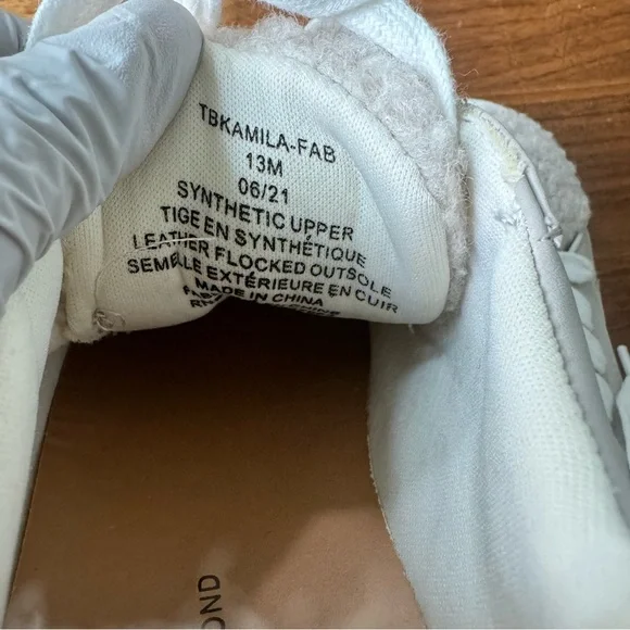 Treasure & Bond Kid’s Kamila Cozy Faux Fur Trim Sneaker. Size Kid’s 13. - Picture 12 of 14